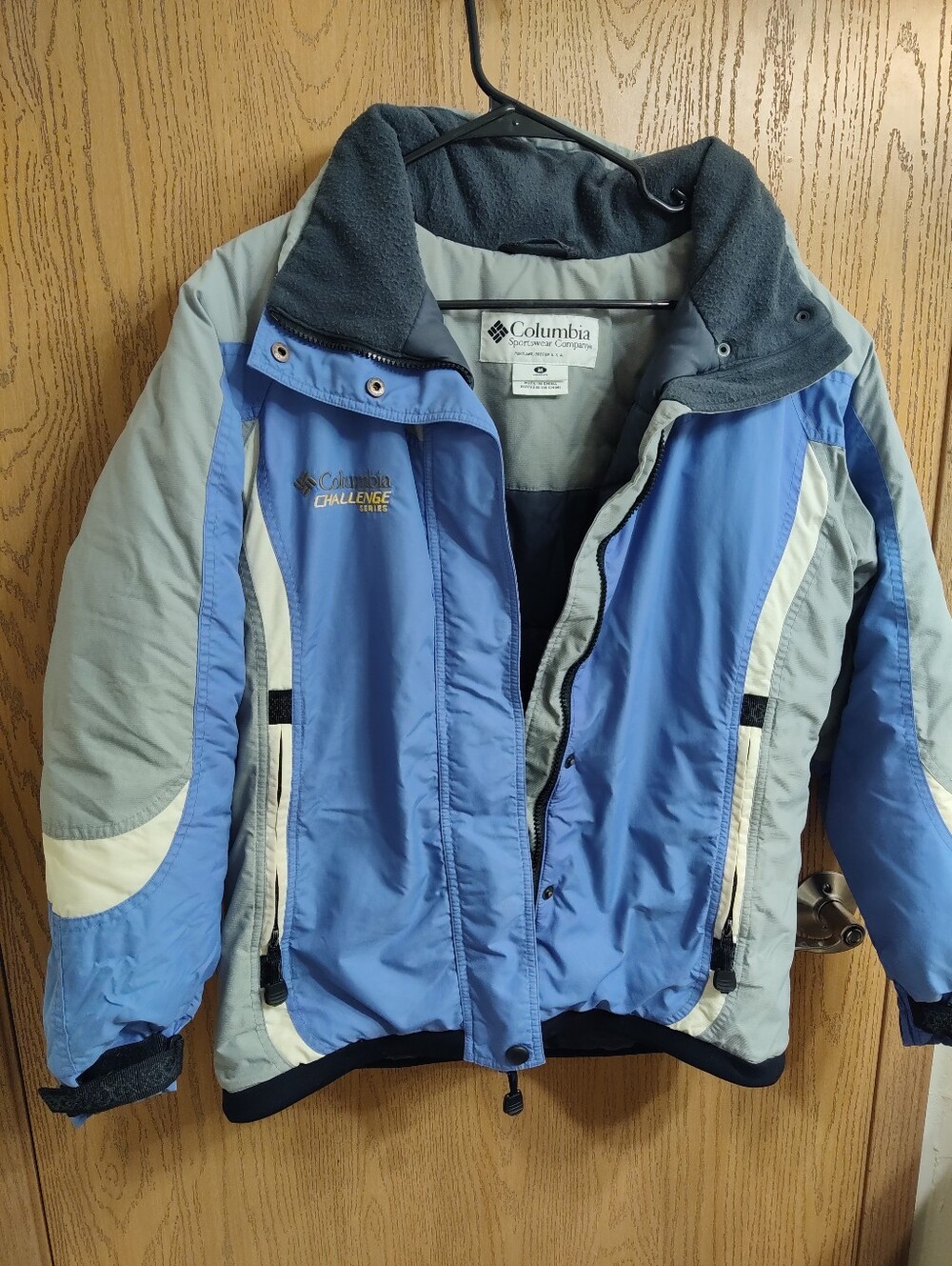 Columbia Light Blue and Light Gray Women's Puffer Jacket